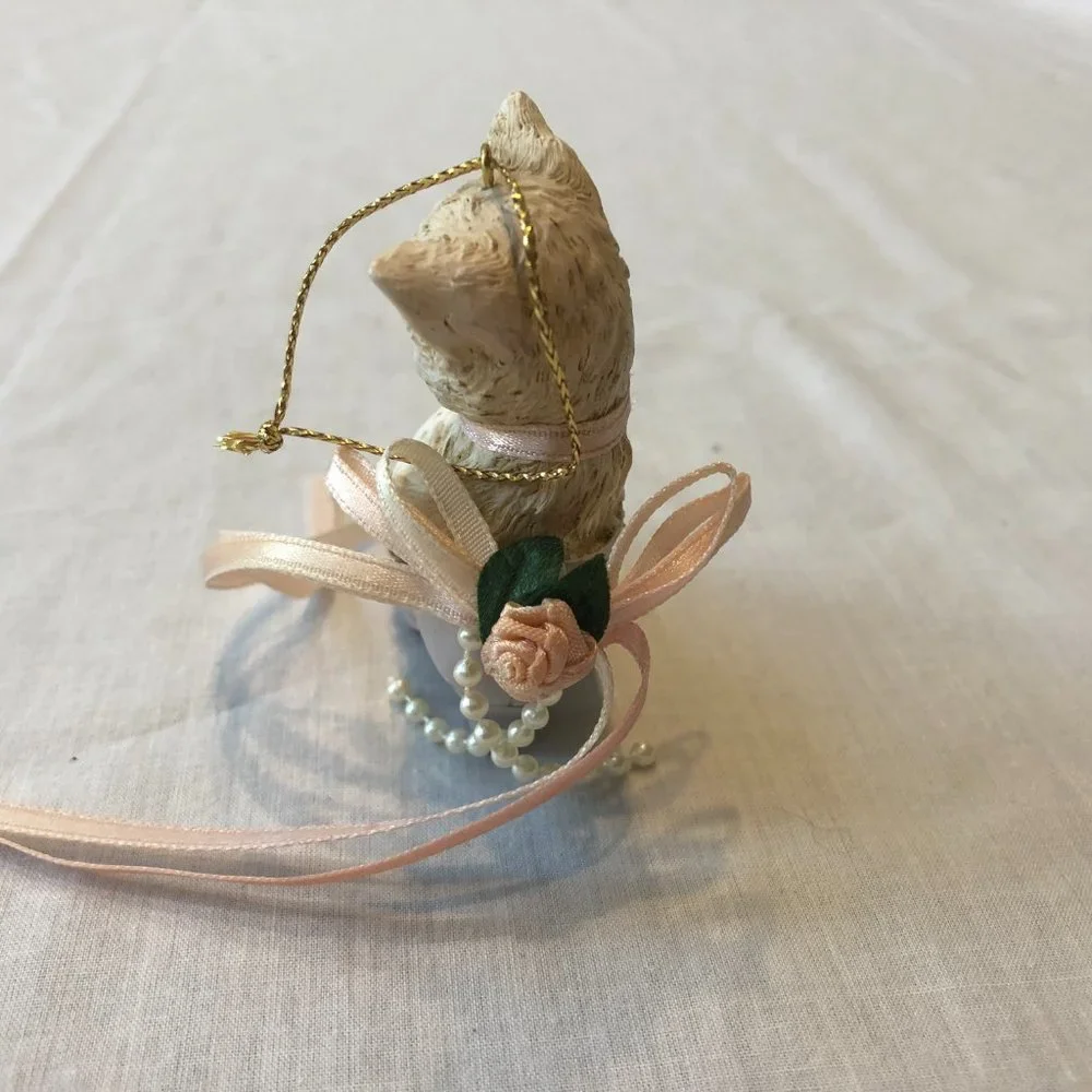 Kitty Cat Sitting in a Shoe Figurine Ornament